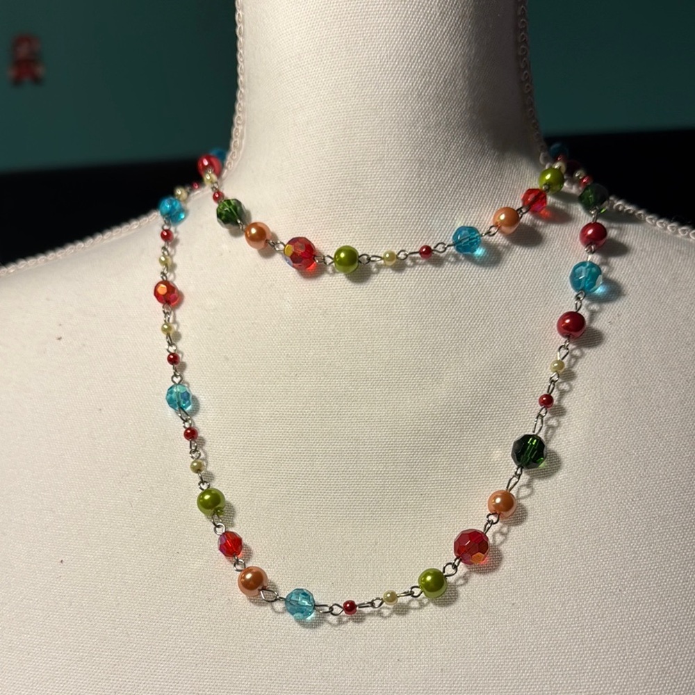 Red and Blue Beaded Necklace Vibrant Bohemian Style - Picture 4 of 5